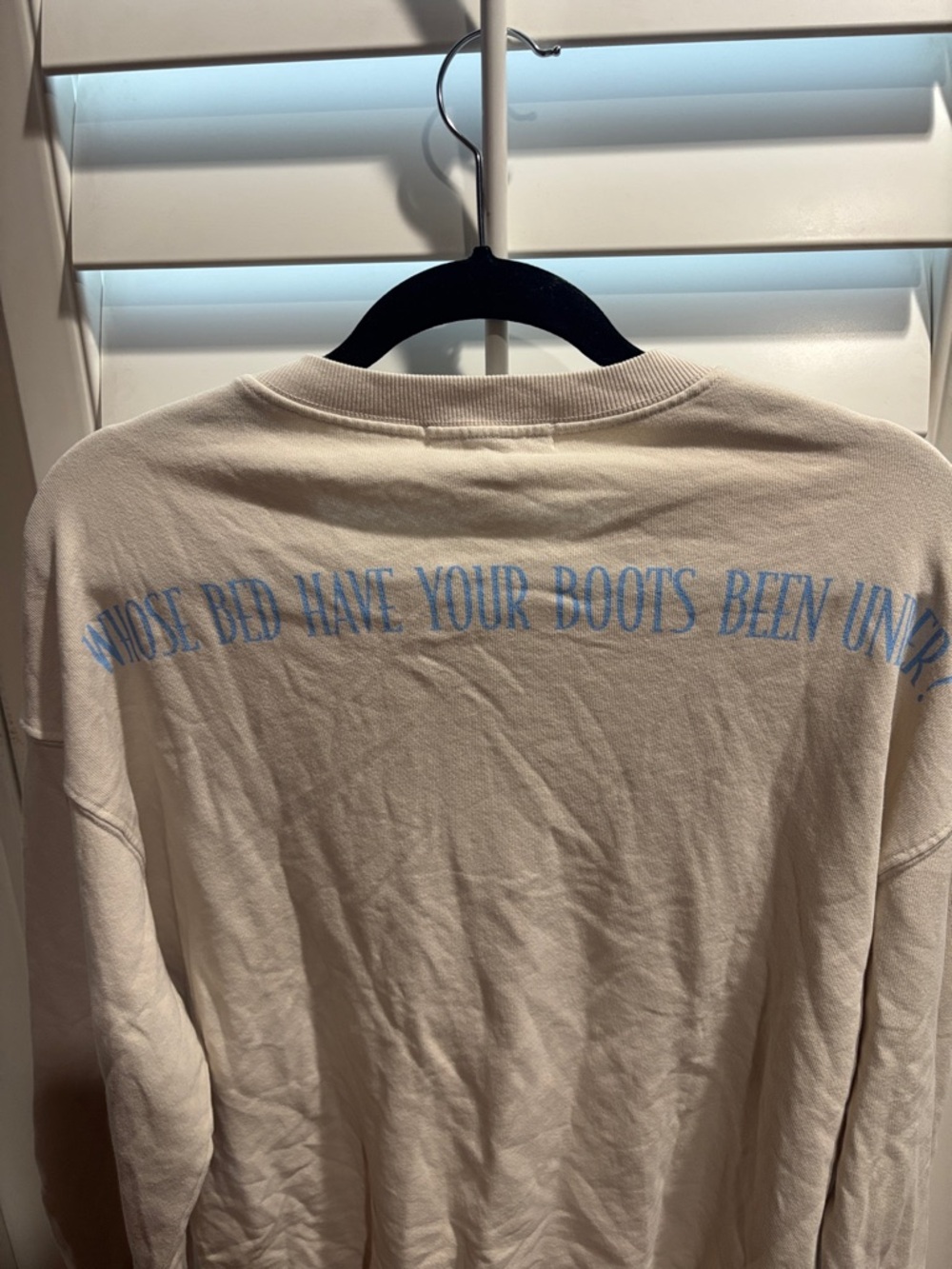 ❤️WEEKEND FINAL❤️NWT Shania Daydreamer Cream Graphic Crewneck